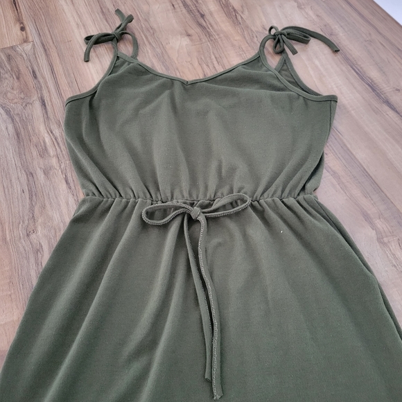 Yokodea "New" Ladies Army Green V-neck Blouson Dress, Size Medium - Picture 3 of 4